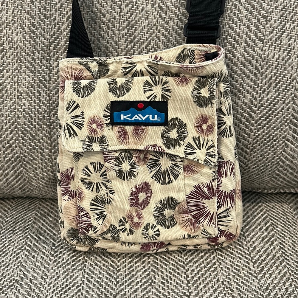Kavu Small Cross-body bag